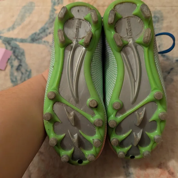 💥3/$24 Brava Vibrant Soccer Cleats‎ - Picture 3 of 5